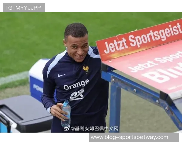 姆巴佩健身房内训练照片曝光透露恢复情况良好无大碍 姆巴佩健身房内训练照片曝光透露恢复情况良好无大碍