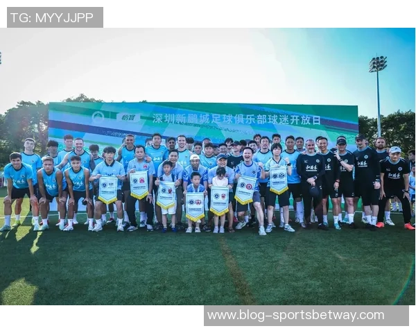 文班受伤期间积极参与球迷组织助威训练效仿欧洲足球精神 文班受伤期间积极参与球迷组织助威训练效仿欧洲足球精神