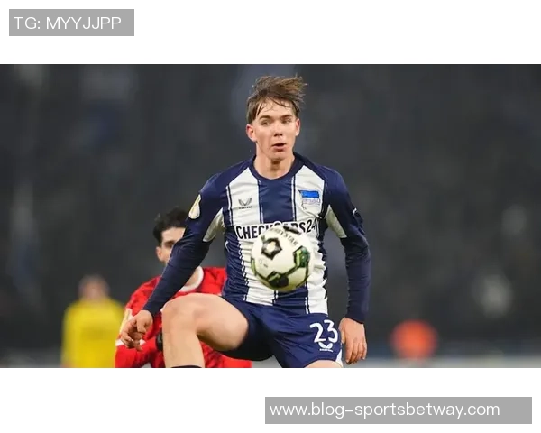 德国16岁新星艾希霍恩引发拜仁皇马曼联等豪门关注 德国16岁新星艾希霍恩引发拜仁皇马曼联等豪门关注